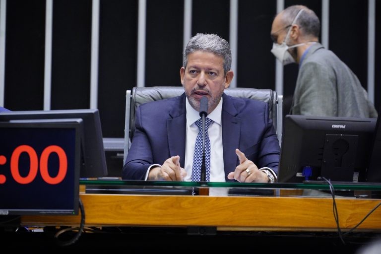 Lira lembrou que a Câmara concluiu nesta semana a votação do vale-gás - (Foto: Pablo Valadares/Câmara dos Deputados)