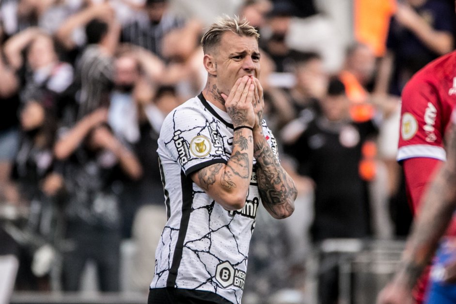 Corinthians perde para o líder Atlético.