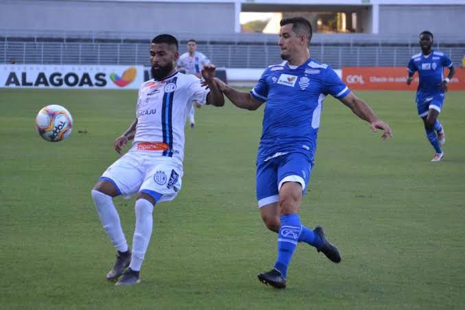 CSA empata com o Confiança