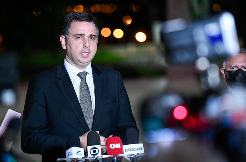 O presidente do Senado deu entrevista coletiva após o encontro com o presidente do STF, Luiz Fux - Pedro Gontijo/Senado Federal