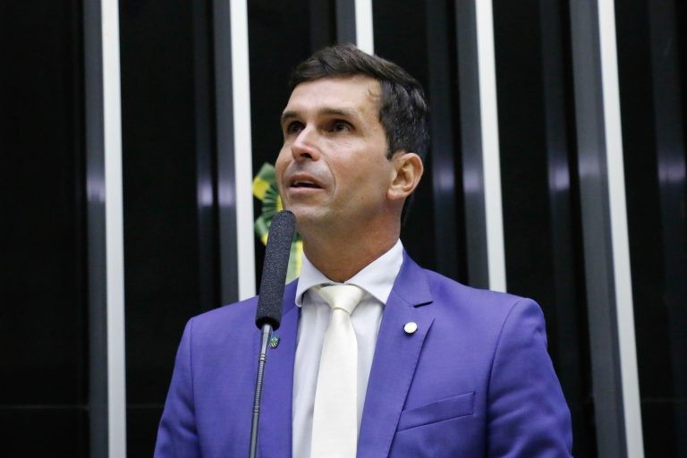 Luiz Lima recomendou que tratamento seja preferencial e não de exclusividade - (Foto: Marina Ramos/Câmara dos Deputados)
