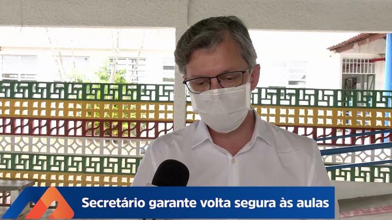 Secretário de Educação, Élder Maia, dá orientações sobre o retorno às aulas presenciais