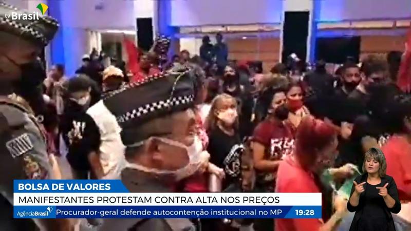 MST invadem Bolsa de Valores de São Paulo 